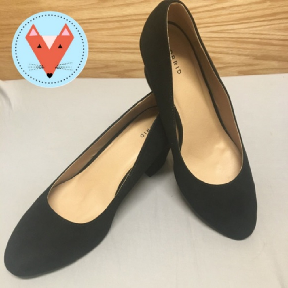 🦊 Torrid Black Almond Toe Pumps